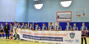 Mavi kelebekler şov yaptı