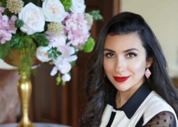 Gazeteci yazar Pınar Billur Odabaşı ‘İtişmeden İletişim Seminerleri’yle doğru iletişimin önemine dikkat çekiyor