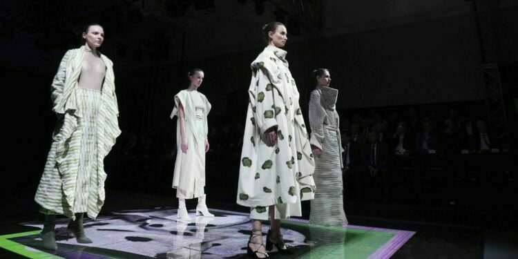 11. ATHİB Dokuma Kumaş Tasarım Yarışması’nda Ödüller Sahiplerini buldu