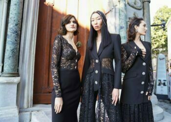 Katerina Ekşiğlu’nun “Fall Winter ’23” Koleksiyonu yeni yıla hazır