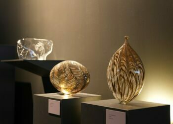 “Uyum ve Denge: Cam Işıkla Yaşar” sergisi