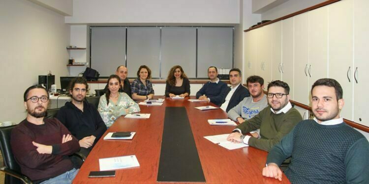 Yeterli istihdam adil atama