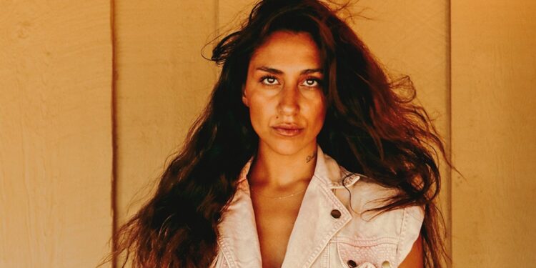 Elif Koyutürk, “Saf ve Güzel” İsimli Yeni Seçkisiyle, SanatBurada’da