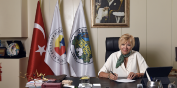 İzmir Ticaret Borsası Yönetim Kurulu Başkanı Işınsu Kestelli : Asgari ücret “Bıçak sırtı bir durum”