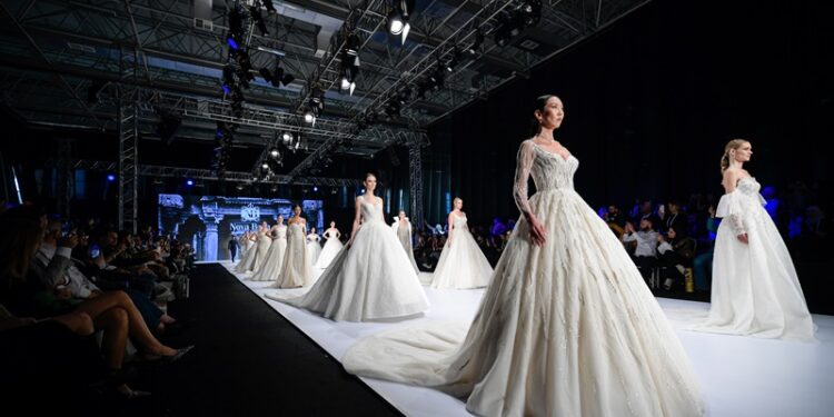 Modanın kalbi IF Wedding Fashion İzmir’de attı