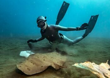 UNDP’nin sudaki kirlilikle mücadelesine ünlü Türk dalgıç da katıldı