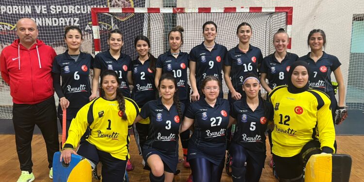 Hokeyin sultanları sahalarda fırtına estirdi!