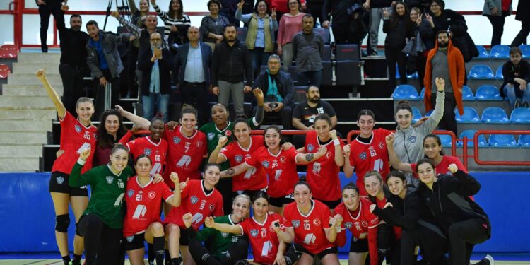 Konyaaltı’nın hedefi lideri yenmek