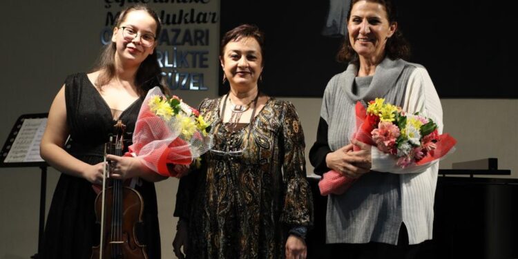 Odunpazarı’ndaEylül Eryılmaz ve Hale Vural’dan muhteşem oda müziği dinletisi