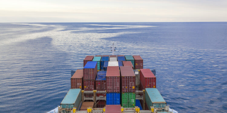 Düşük kur-düşük faiz politikasının ihracattan daha çok ithalatı desteklediğini TÜİK verileri ortaya koyuyor