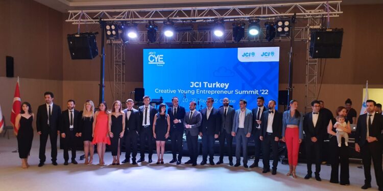 Yaratıcı Genç Girişimci Ödülleri için Son Başvuru Tarihi 17 Şubat!