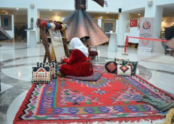 El yapımı uşak halıları, Kıbrıs modern sanat müzesi’nde!