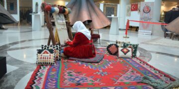 El yapımı uşak halıları, Kıbrıs modern sanat müzesi’nde!