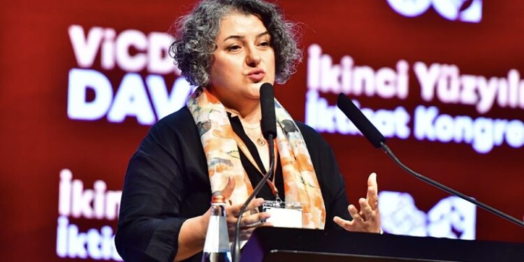 Prof. Ayça Tekin Koru: “Felaketlerin nedeni iktisadi, siyasal ve toplumsal kalkınma sorunlarıdır”