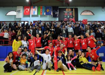 Konyaaltı final kapısını araladı