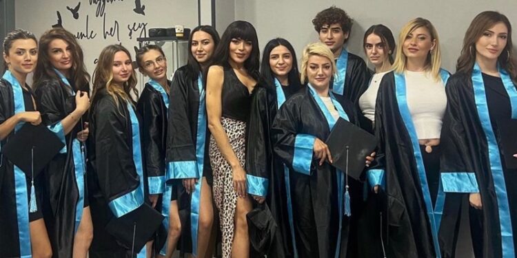 Atiye Çolaklı: ‘‘Türkiye protez tırnaktaki liderliğini dünyaya tanıtıyor”