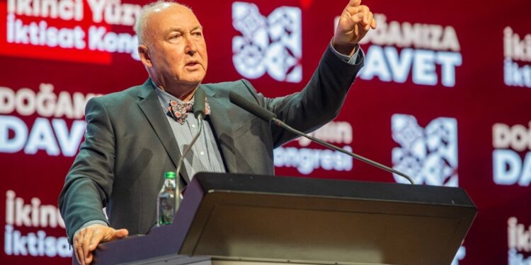 Prof. Dr. Ahmet Ercan: “Her an deprem olabilir diyemeyiz ama hazırlıklı olmalıyız”