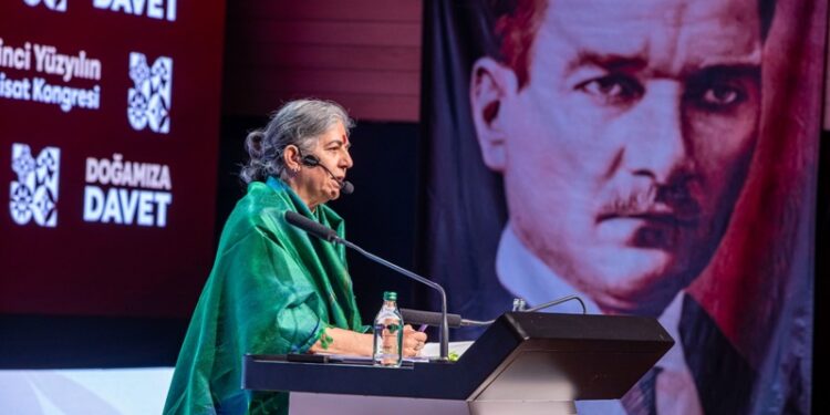 Prof. Dr. Vandana Shiva: Hürriyetin tanımı toprak, doğa ve hayat