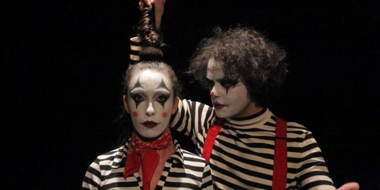 “İnsanlığa ve aşka övgü” Bir Aziz Nesin Klasiği Tut Elimden Rovni