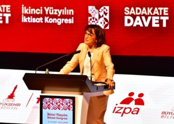 Nur Batur: Atatürk ve arkadaşları yüz yıl önce tarih yazdı