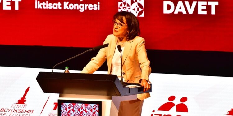 Nur Batur: Atatürk ve arkadaşları yüz yıl önce tarih yazdı