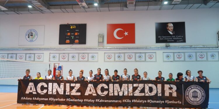 Taraftarlar bu kez depremzede kadınlar için bir araya geldi