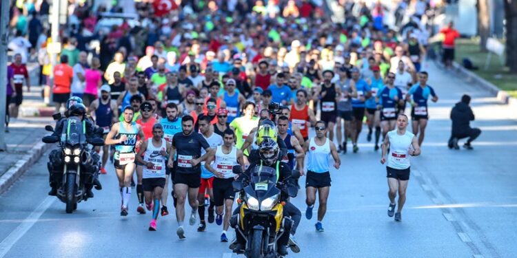 Atılan adımlarla depremzedelere umut olunacak