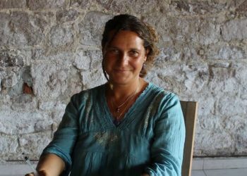 Sibel Buğdaycı: Bir çiçeğin taç yapraklarını açarken çıkardığı tatlı sesleri duymak