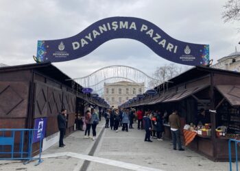 Bu pazarın tüm geliri depremzedeler