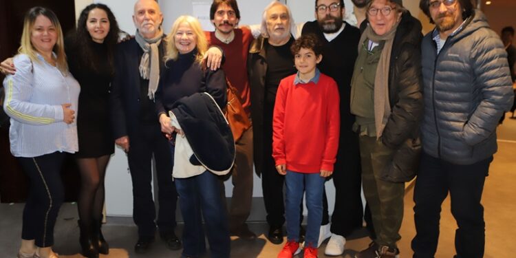 Savaş Dinçel’in 81. doğum günü sahnede kutlandı