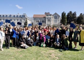 PWN İstanbul “Sağlığa Yön Verecek Kadın Liderler Programı” İkinci mezunlarını verdi