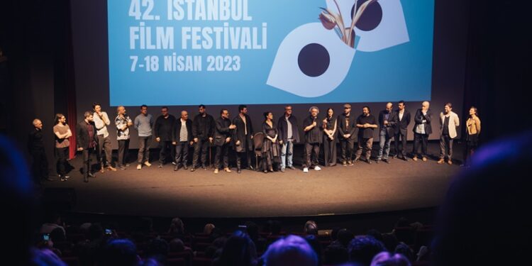 Netflix’in filmi Boğa Boğa, 42. İstanbul Film Festivali’nde prömiyerini gerçekleştirdi