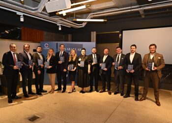 Girişimcilik yolculuğu kitabı : “Başaranlar Kulübü”