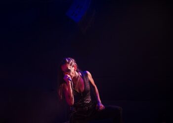 İdil Çağatay’dan yeni tekli “Deli miyim?”