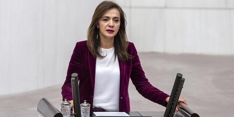 Cumhuriyet Halk Partisi Genel Başkan Yardımcısı Dr. Gamze Akkuş İlgezdi : Borçları 6 ay değil en az 2 yıl uzatılsın