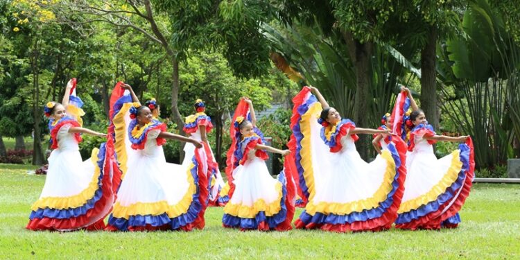 AKM Çocuk sanat festivali kardeşlik danslarıyla renklenecek