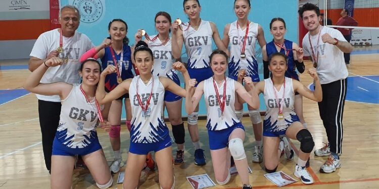 Gaziantep Kolej Vakfı Voleybol ’da Türkiye finallerinde