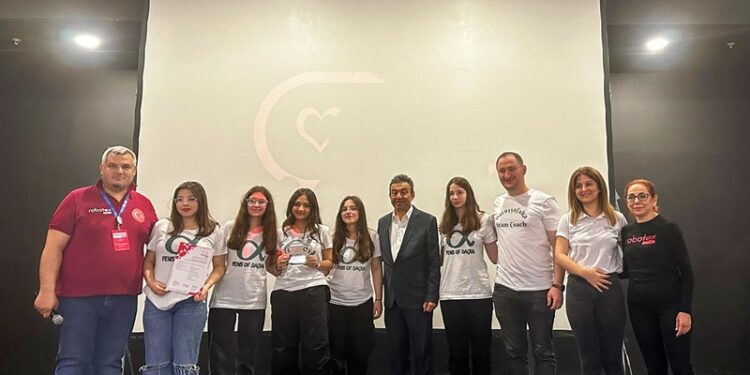 Darüşşafaka Robot Takımları başarıya doymuyor