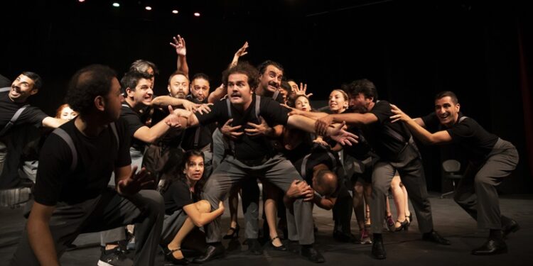 Mersin Şehir Tiyatrosu ödüle doymuyor