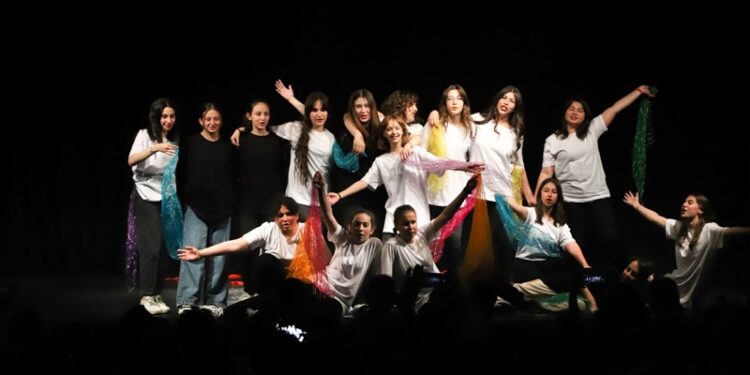 Çocuklar sahneden “bende Varım” Dediler