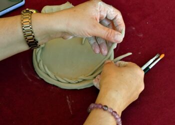 Mersinde kadınlar atölyelerde bu kez kendileri için hediye yaptı