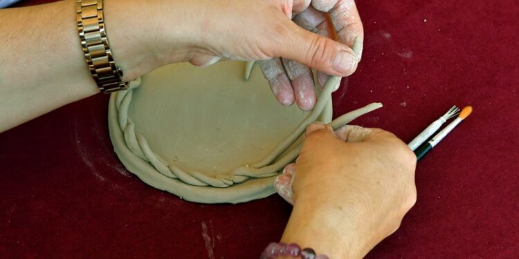 Mersinde kadınlar atölyelerde bu kez kendileri için hediye yaptı