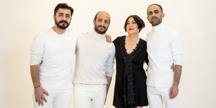 Nazan Öncel hayranıyla düet yaptı