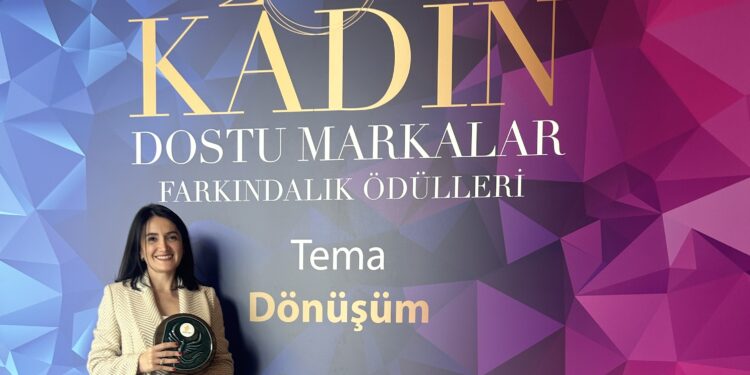 Molped kız sözü akademi kadın dostu markalar platformu tarafından ödüllendirildi