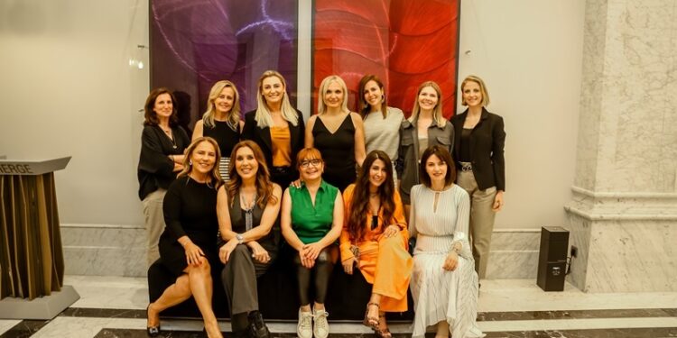 Sanatseverler Wish More Hotel Şişli’de bir araya geldi