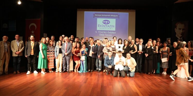 9. Ekin Yazın Dostları Tiyatro Ödülleri’nden Şehir Tiyatroları’na 4 Ödül