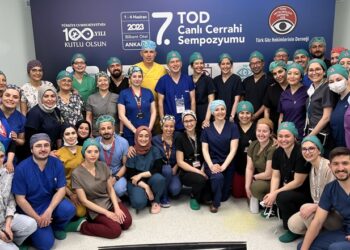 Türk Oftalmoloji Derneği’nin canlı ameliyatlarında dünya, Türk doktorlarını izledi