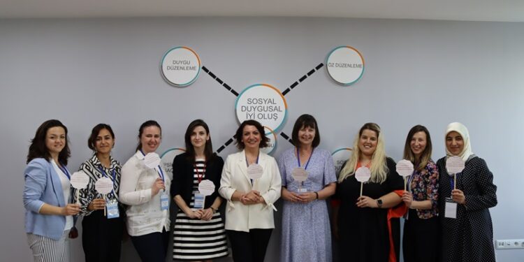 Erken Çocuklukta Sürdürülebilir Sosyal Duygusal İyi Oluşu Destekleme Projesi için bir araya geldiler