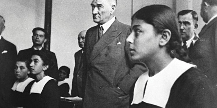 Atatürk’ün Genç Cumhuriyet’e armağanı Geometri Kitabı