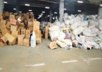 Yardım kolileri sular altında kaldı